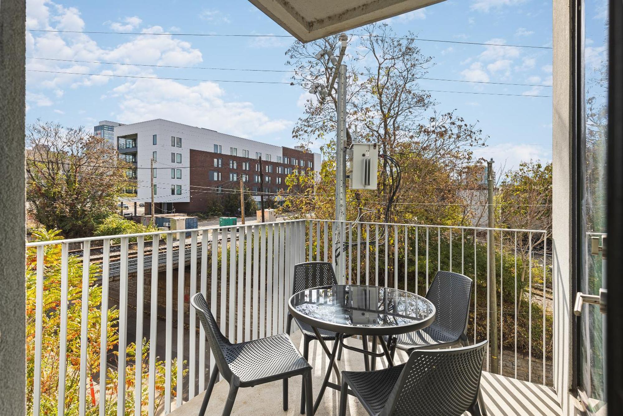 Luxury On The River 4 Beds 2.5 Bath, Walk To Downtown Apartment Nashville Exterior foto